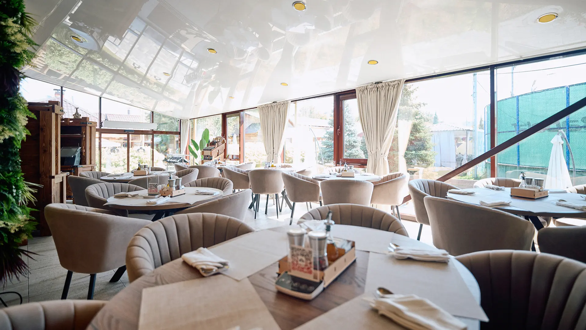 Теннисный корт